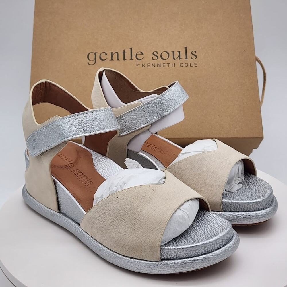 NEW Gentle Souls by Kenneth Cole Jalleh Stone Nubuck Comfort Sandals Size 6.5M